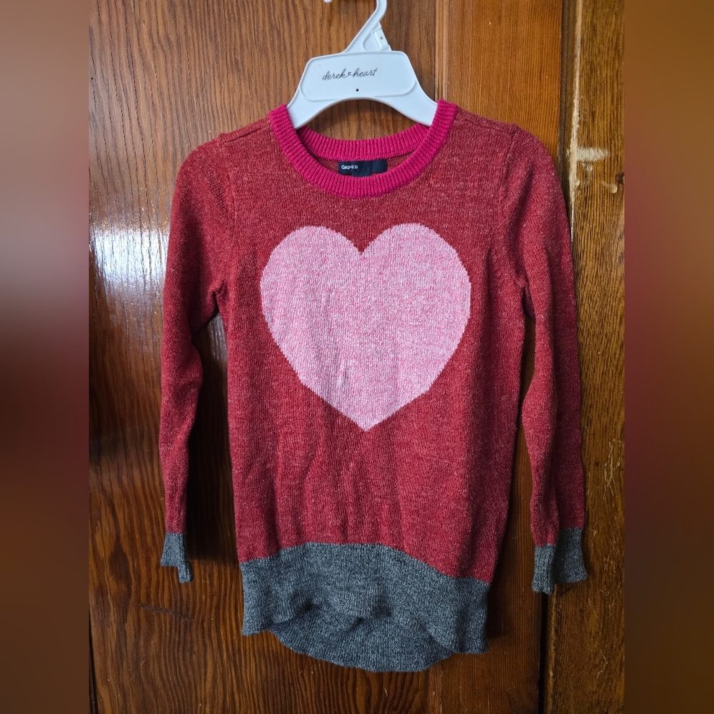 Gap Red Heart Sweater S 6-7